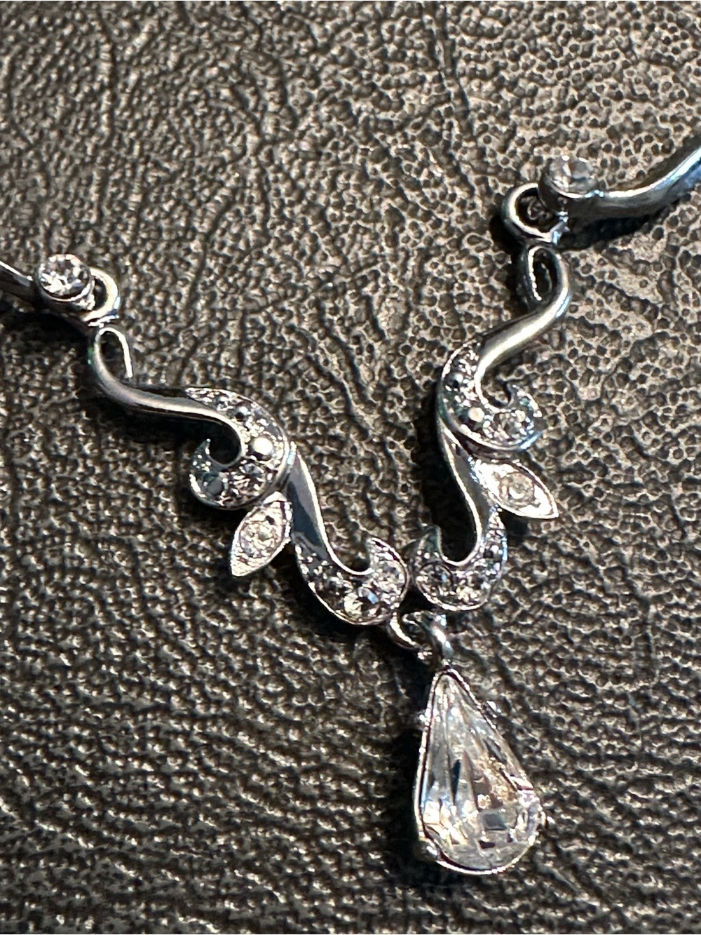 Nina Ricci for Avon Silver Teardrop Pendant Necklace and Earrings Formal Set - Picture 2 of 3
